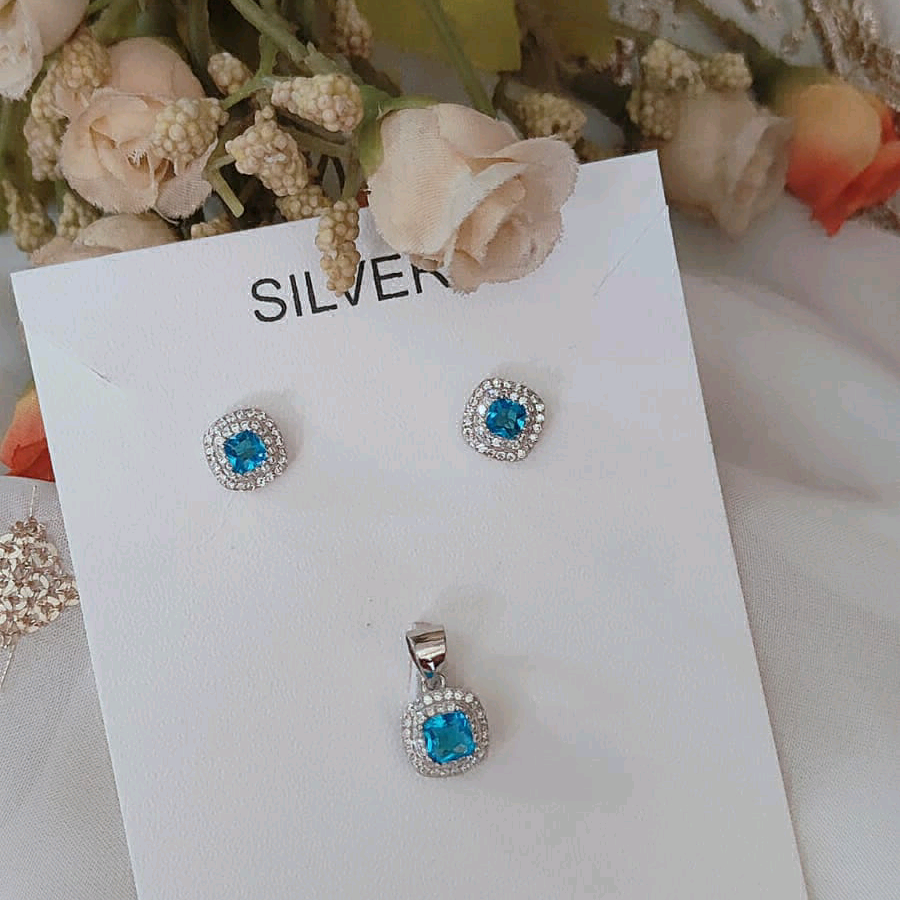 Sterling Silver Blue Pendant Set 